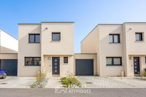 Contemporaine avec terrasse et vue sur la nature