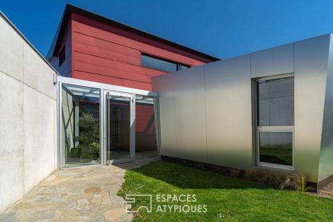 Maison d&rsquo;architecte aux lignes recherchées et sa piscine