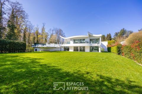 Contemporaine d&rsquo;exception dans son écrin verdoyant