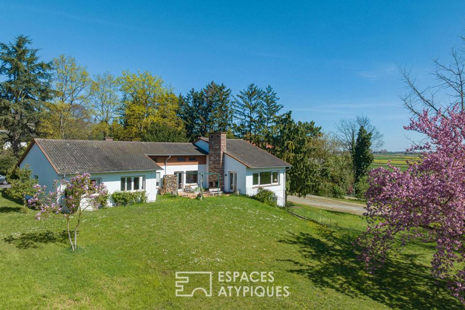Villa d'architecte au potentiel exceptionnel sur la colline de Blaesheim