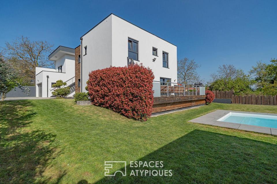 Maison d'architecte contemporaine et sa piscine