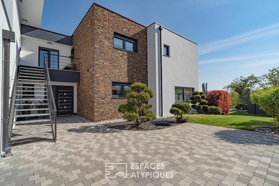 Maison d'architecte contemporaine et sa piscine