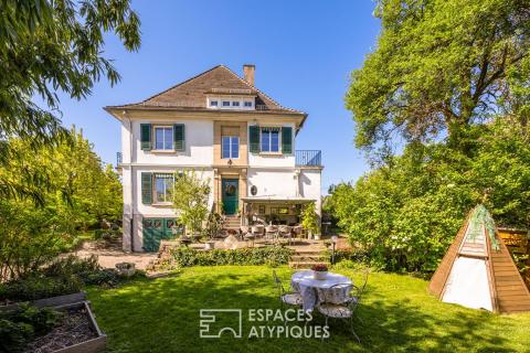 Maison bourgeoise rénovée dans son écrin de verdure