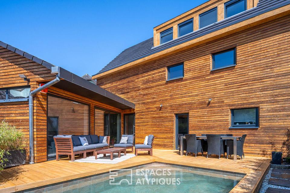 Maison d'architecte et sa piscine