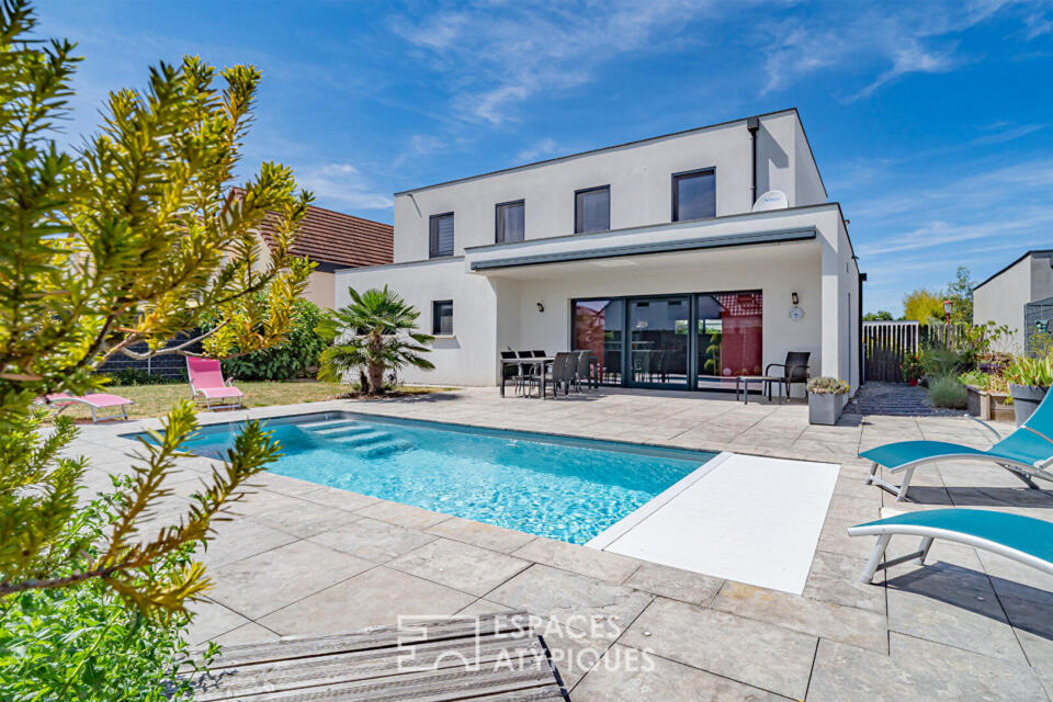 Maison contemporaine et sa piscine