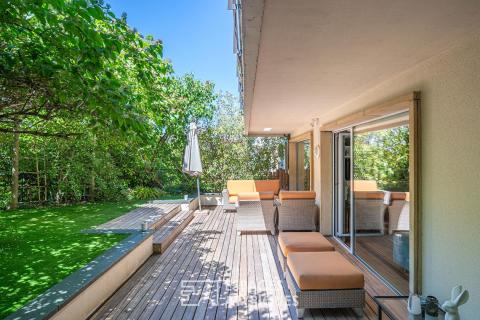 Appartement contemporain avec terrasse et jardin au coeur de l’Orangerie