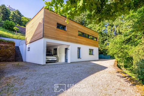 Maison contemporaine entre vignes et forêts