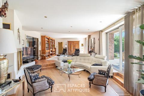 Maison d&rsquo;architecte contemporaine avec piscine et jardin paysagé