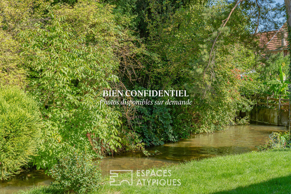 Maison contemporaine au bord de l'eau