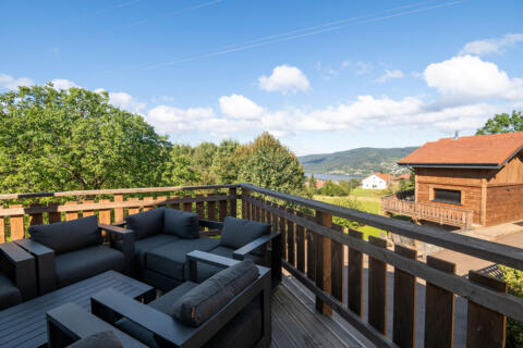 Chalet aux prestations haut de gamme avec vue sur le lac