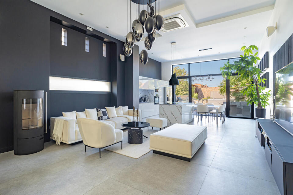 Ancienne grange rénovée esprit loft et son spa de nage
