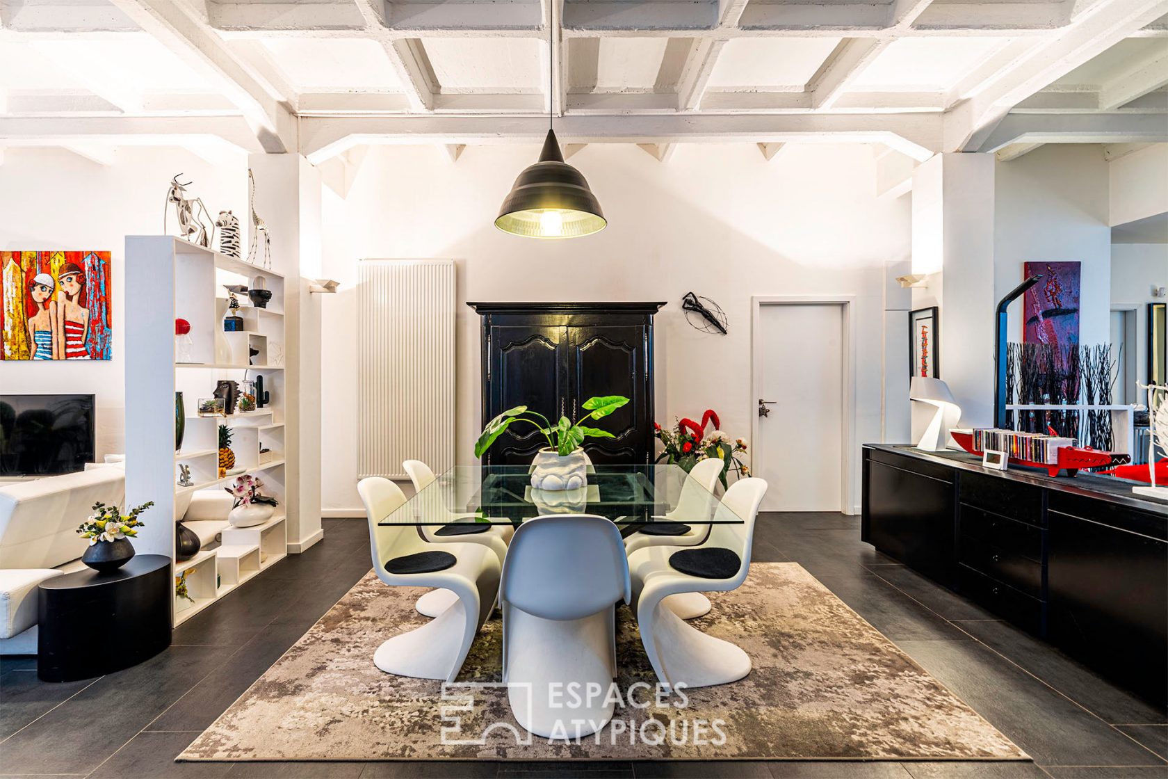 Contemporary loft and its patio