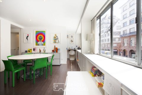 Loft bathed in light in hyper-center