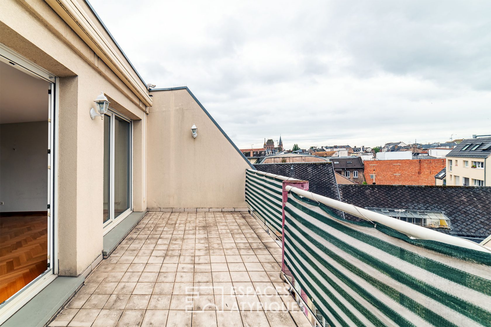 Top floor and its terraces