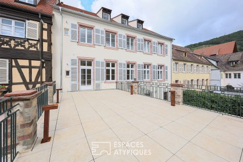 Character flat renovated by an architect with terrace and private courtyard