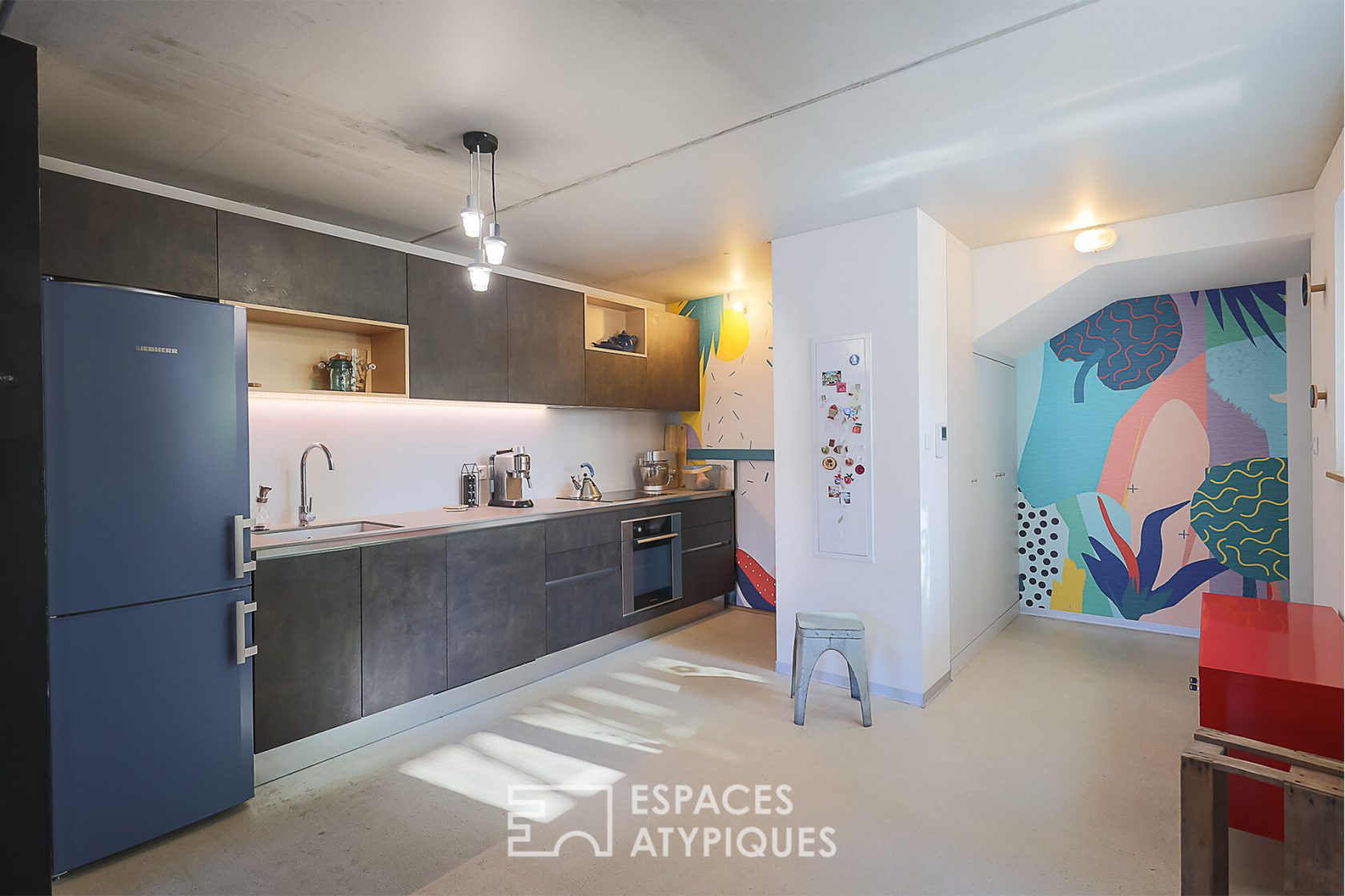 Industrial loft and its terrace in the foundry district