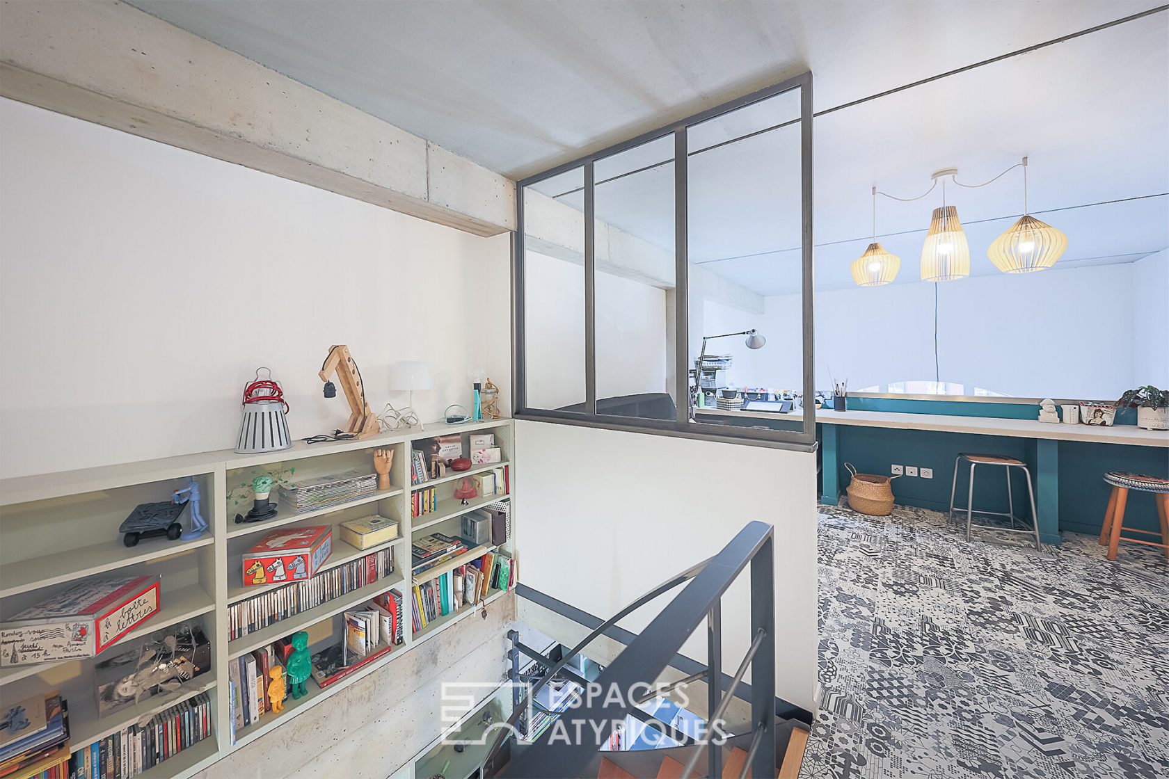 Industrial loft and its terrace in the foundry district