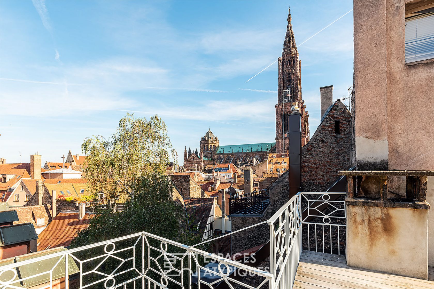 DÉJÀ LOUÉ : Duplex carré d’or et sa terrasse vue Cathédrale