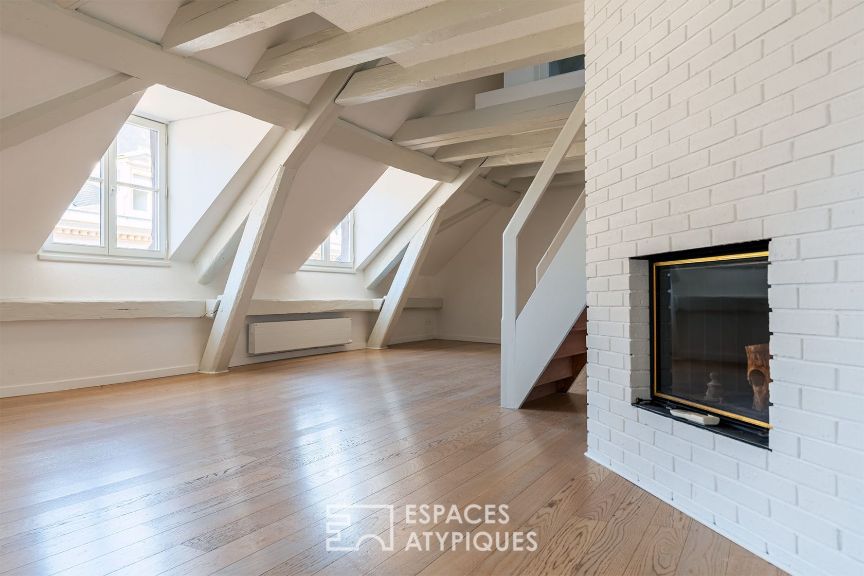 DÉJÀ LOUÉ : Duplex carré d’or et sa terrasse vue Cathédrale