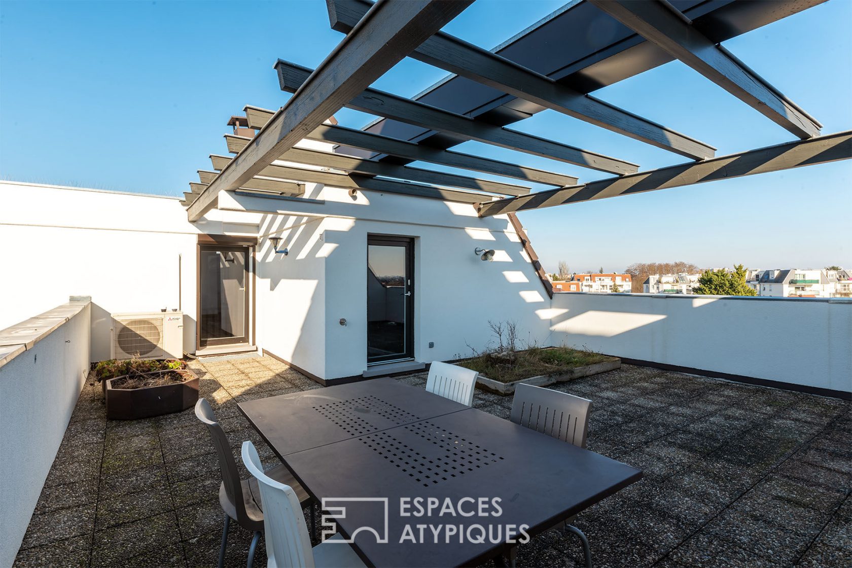 Duplex apartment on the top floor with roof terrace
