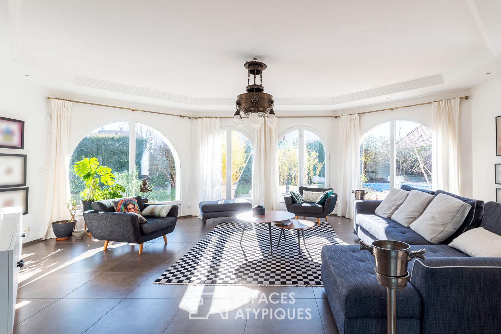 Exceptional villa and its patio