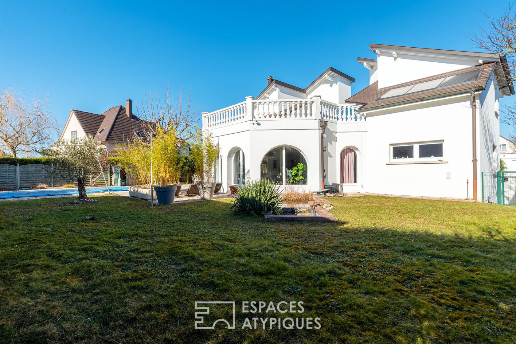 Exceptional villa and its patio