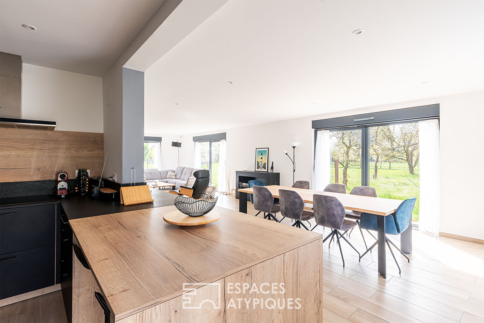 Contemporary family house
