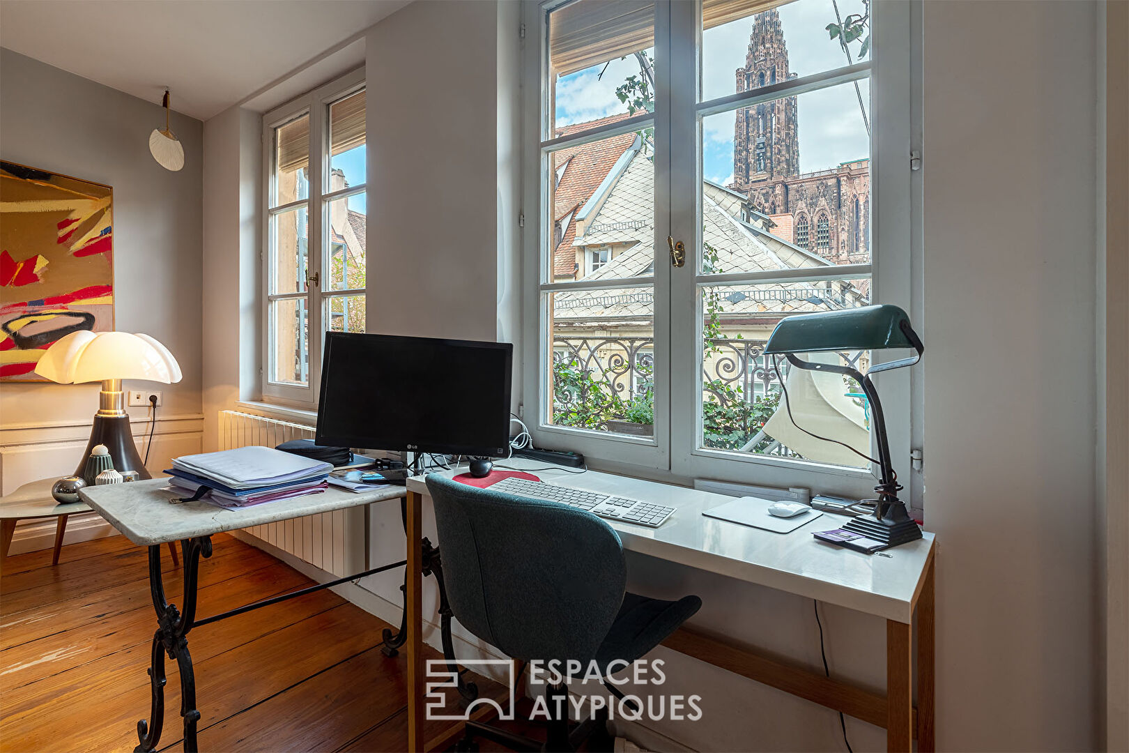 Charming cocoon and its terrace with a view of the Cathedral