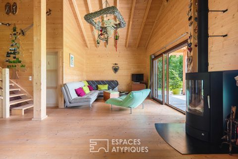 Chalet ressourçant en lisière de forêt