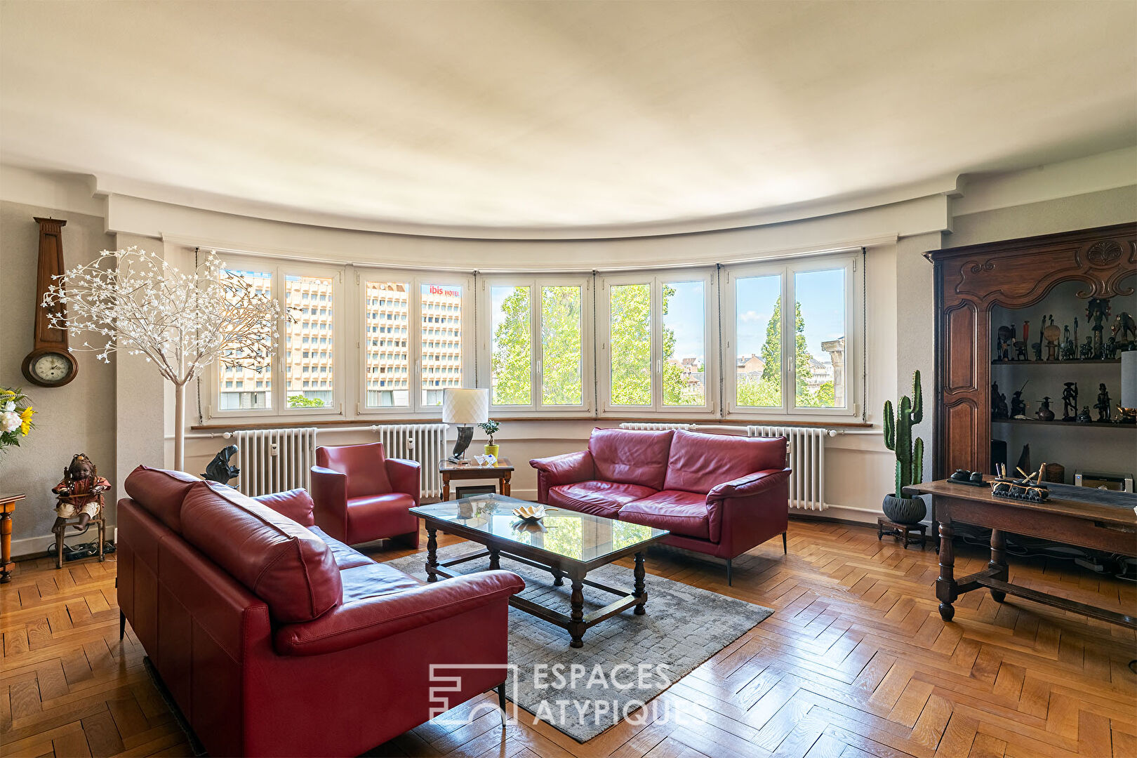 Character flat with view on the quays