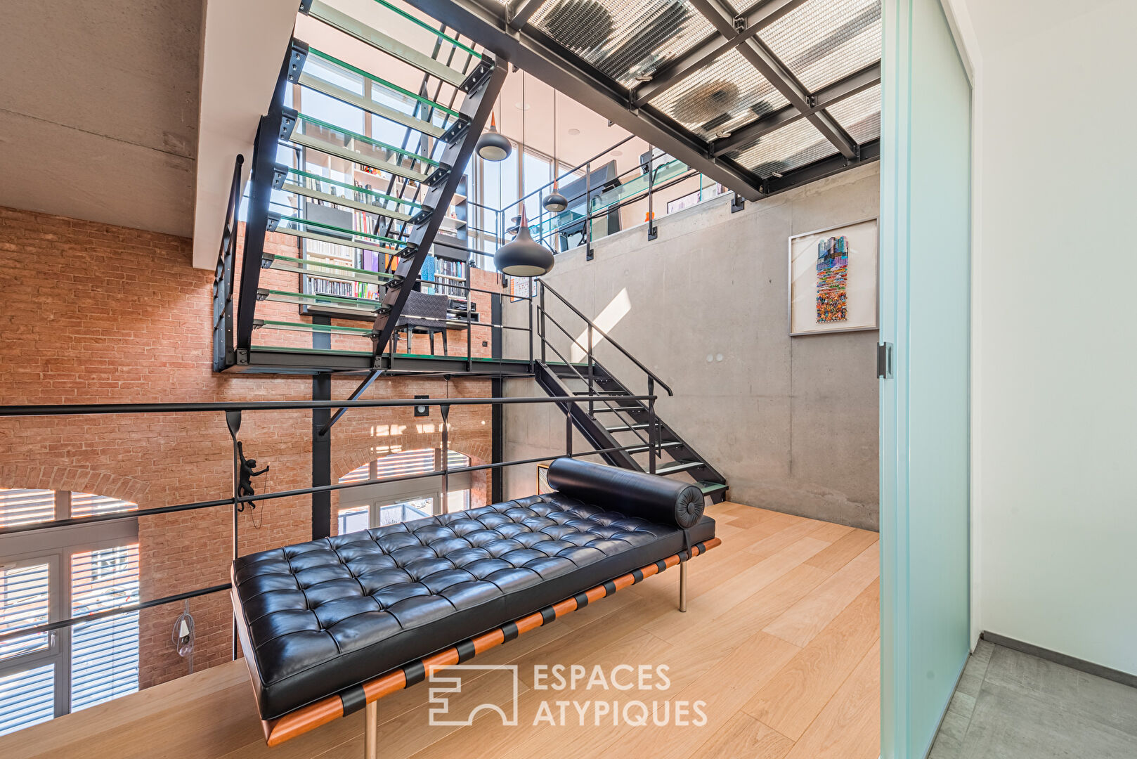 Authentique loft et sa terrasse sur les toits