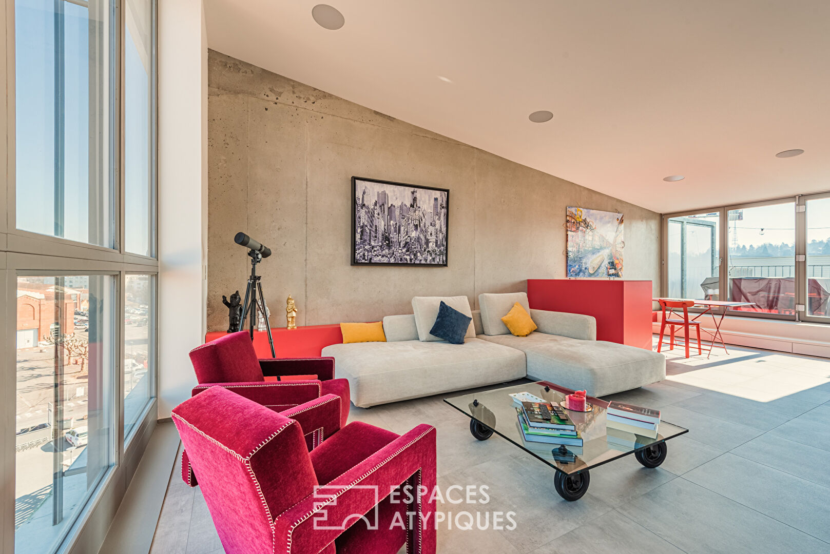 Authentique loft et sa terrasse sur les toits