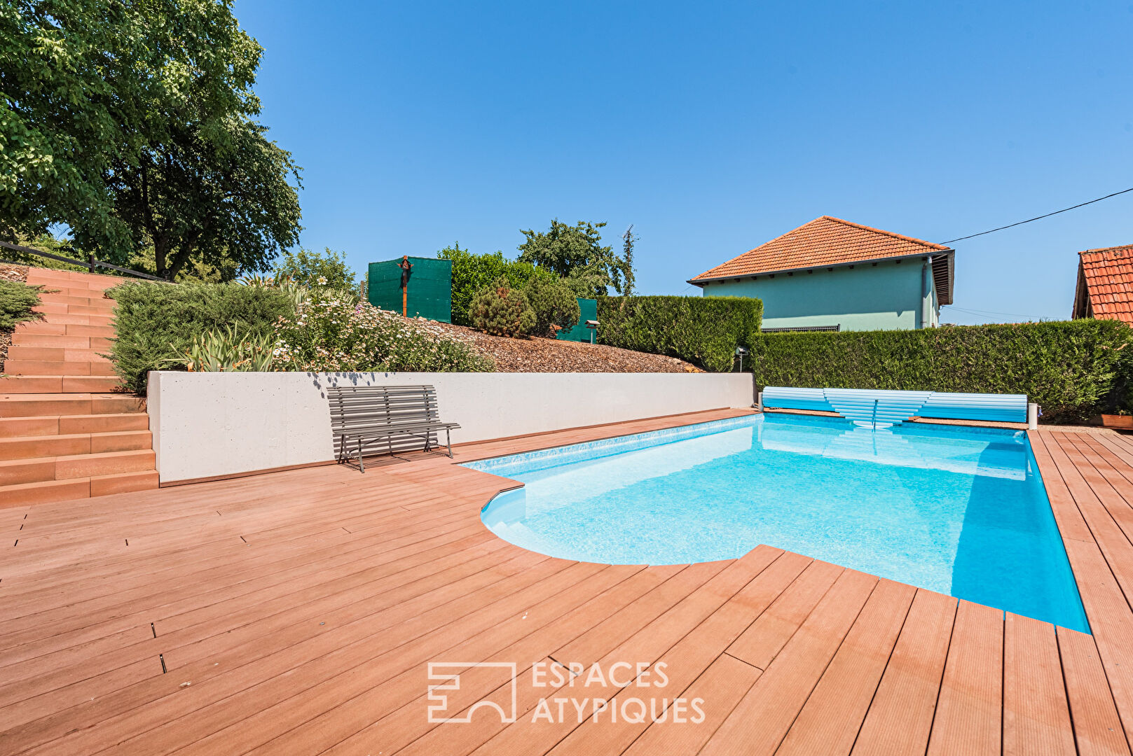 Renovated farmhouse with swimming pool