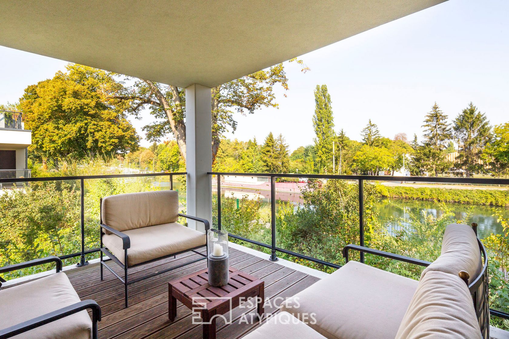 Already rented : Flat with terraces and water view