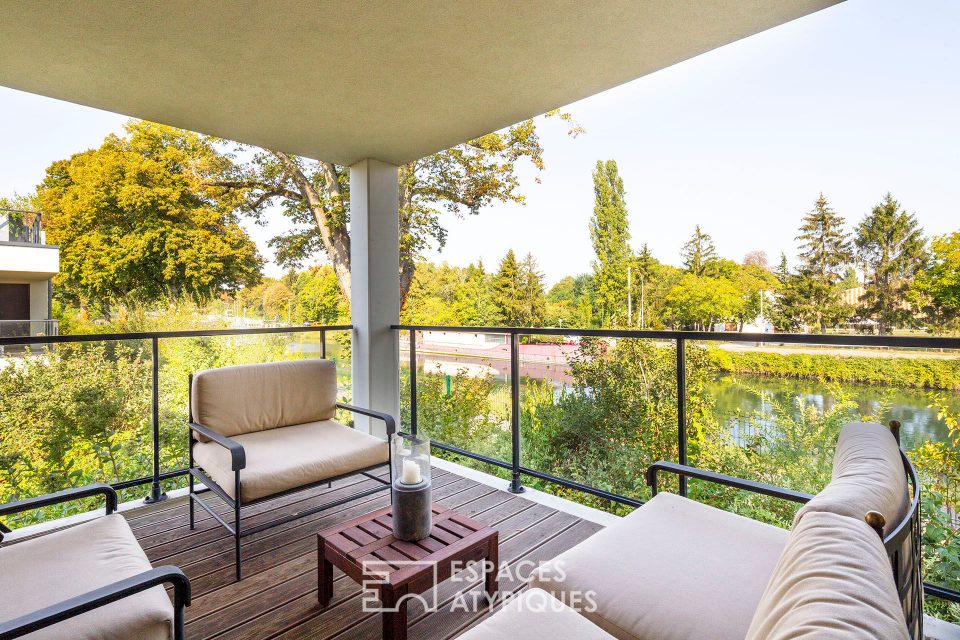 67000 STRASBOURG - Appartement avec terrasses et vue sur l'eau - Réf. 863