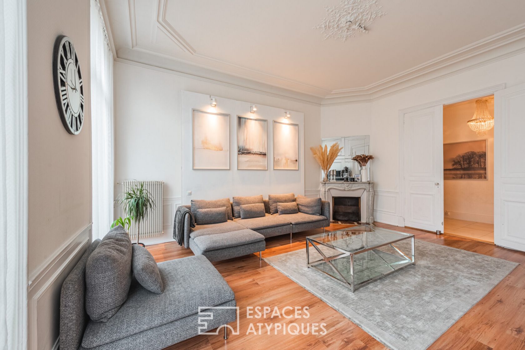 Bourgeois flat and its adjoining gîte