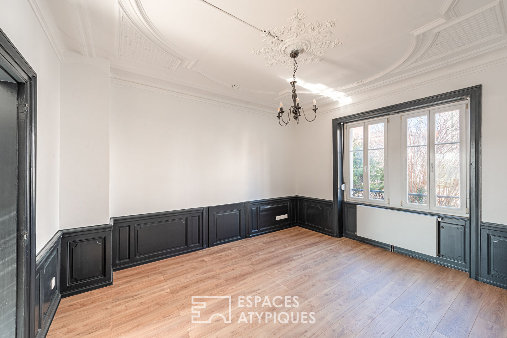 Rez-de-chaussée dans une maison de maître