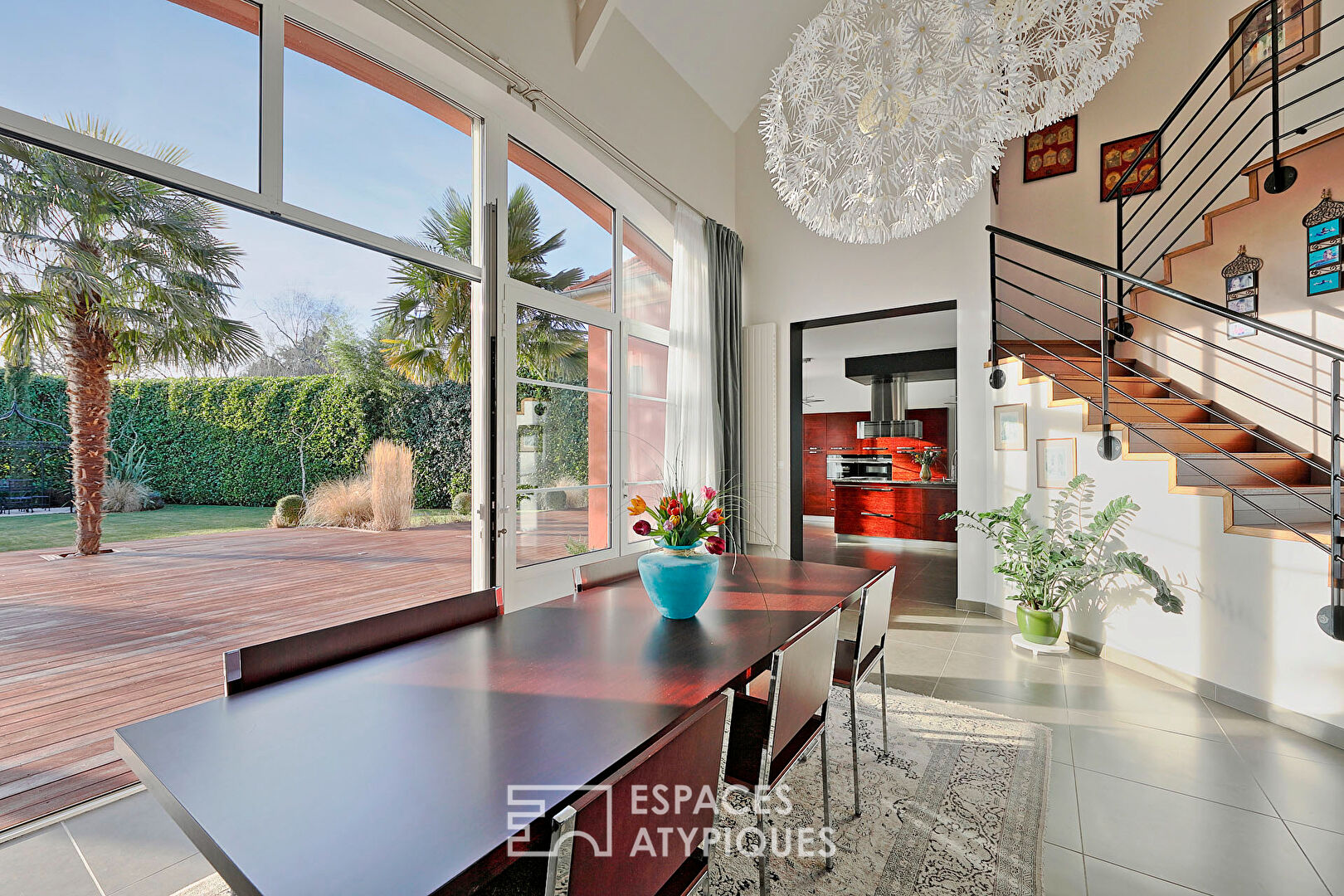 Villa d&rsquo;architecte rouge brique au coeur de Marne la Vallée