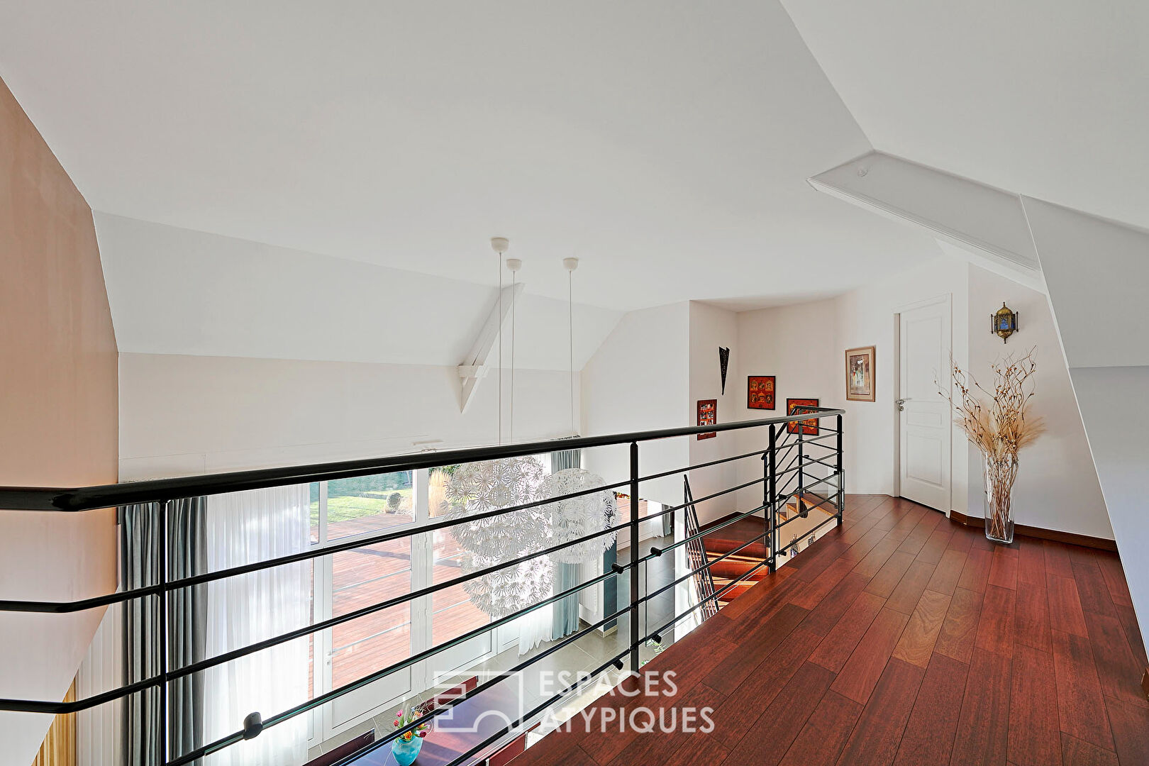 Villa d&rsquo;architecte rouge brique au coeur de Marne la Vallée