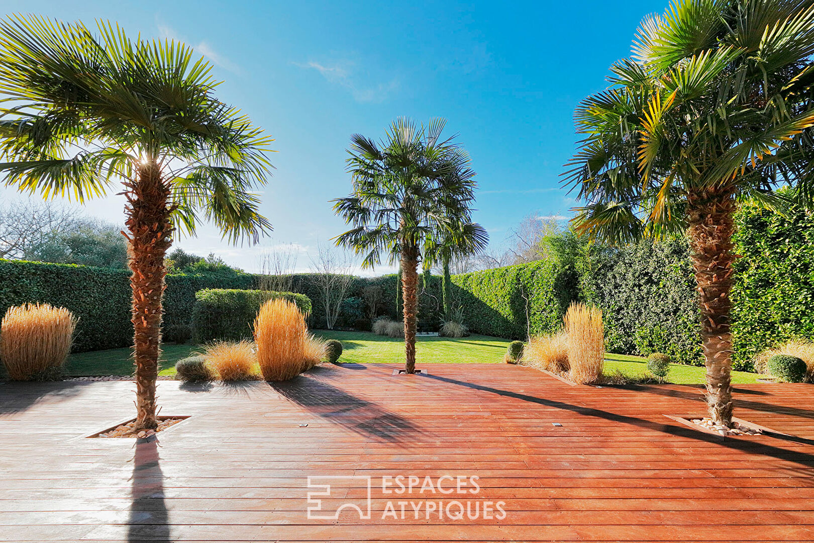 Villa d&rsquo;architecte rouge brique au coeur de Marne la Vallée