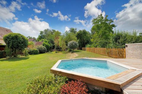 Réhabilitation contemporaine d&rsquo;une ancienne grange au coeur du village de Moisenay
