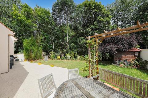 Maison contemporaine atypique de 200m² sur trois niveaux avec jardin