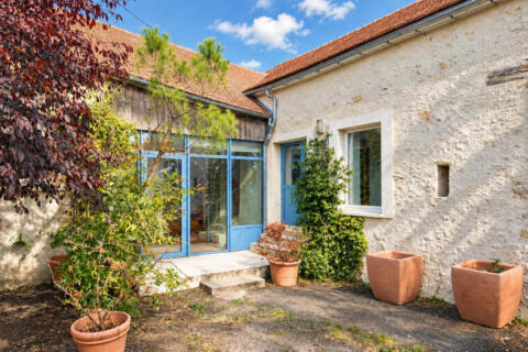 Maison de campagne rénovée avec son jardin bucolique