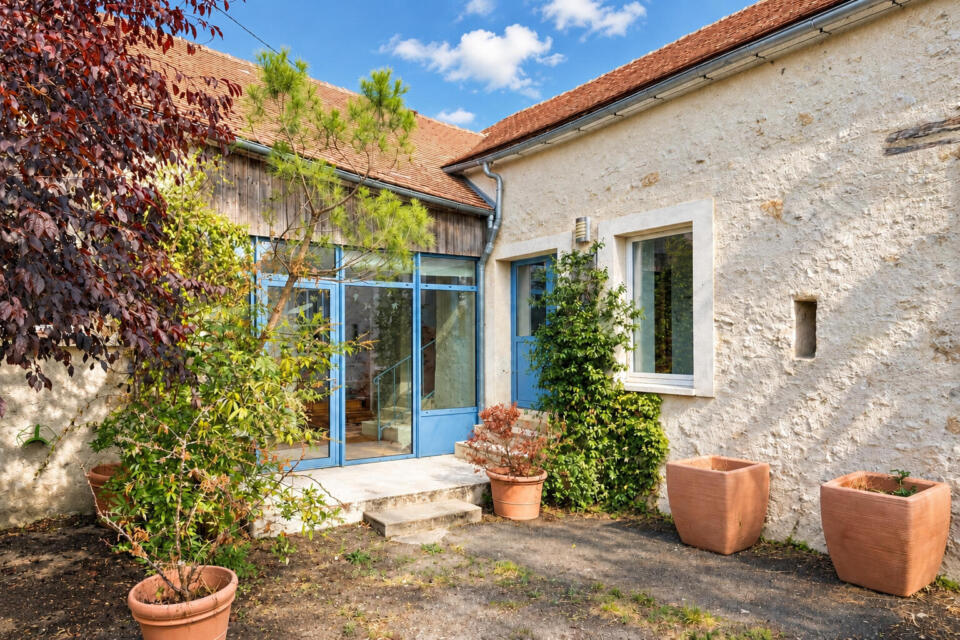Maison de campagne rénovée avec son jardin bucolique