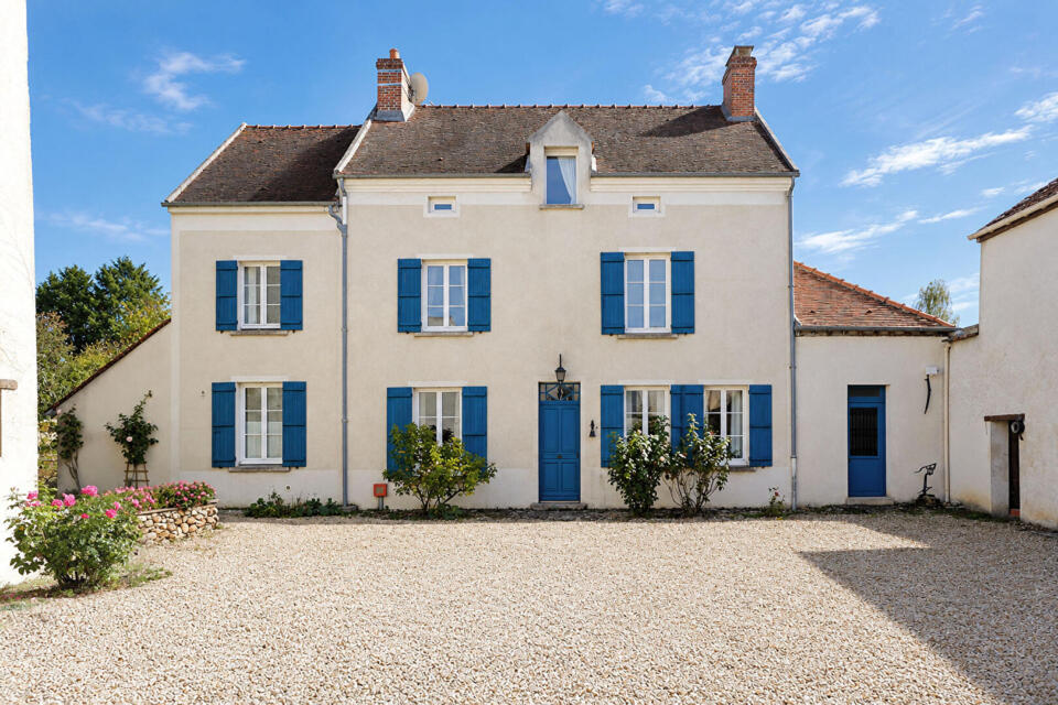 Ancien corps de ferme 1900 avec jardin en coeur de village