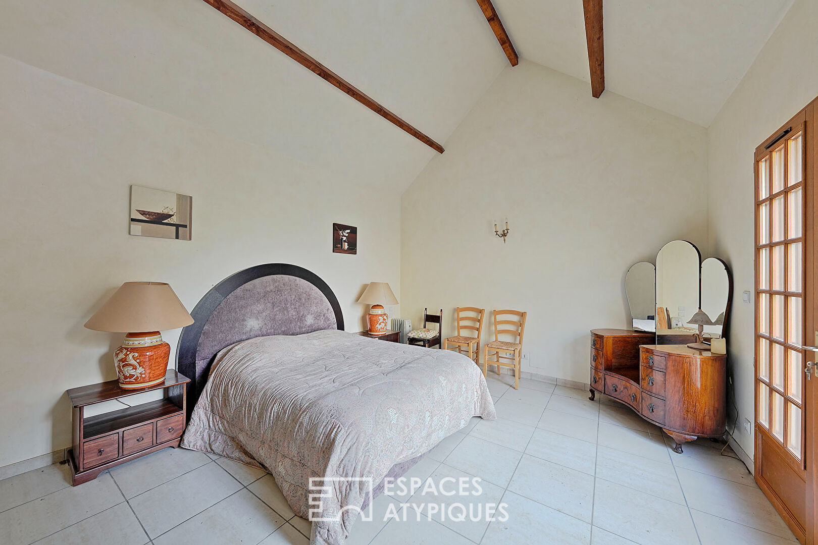 Longère de caractère et dépendances au coeur d&rsquo;un parc arboré