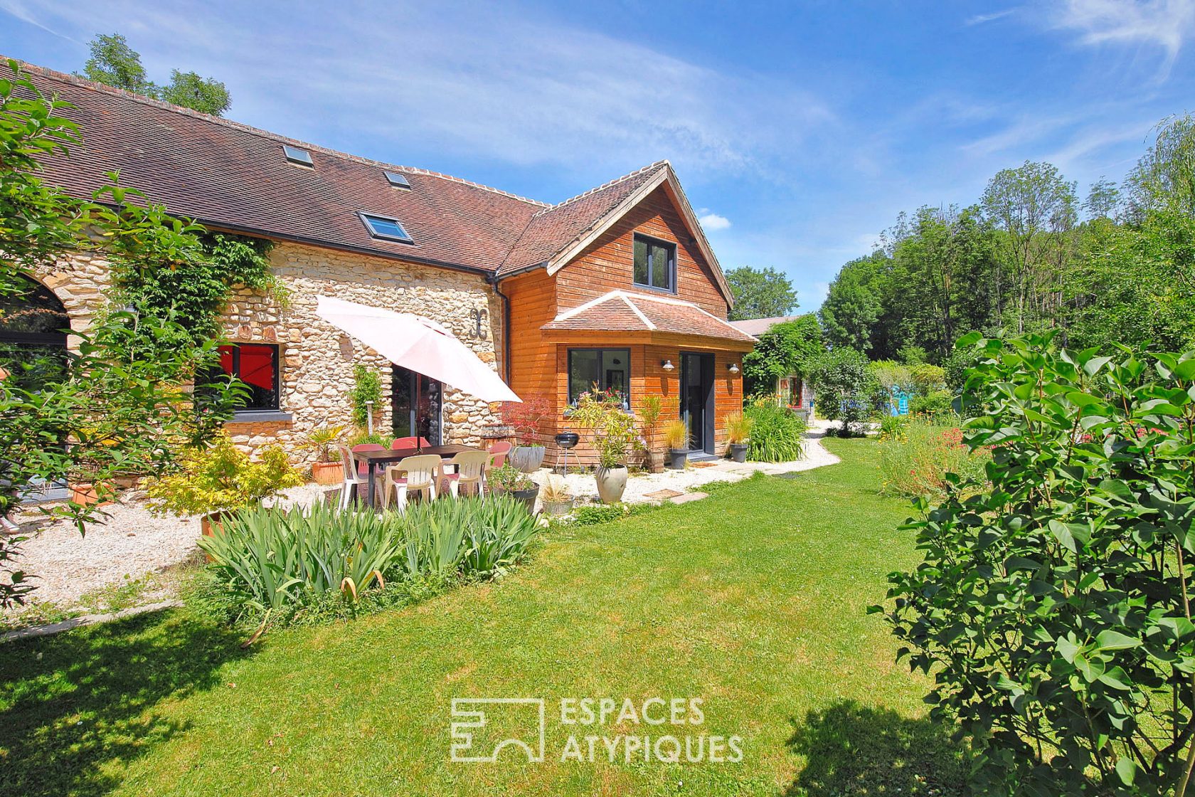 Charming renovated house with garden