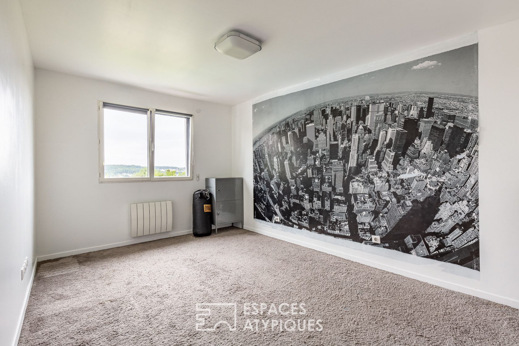 Maison d’architecte contemporaine avec piscine et dépendances