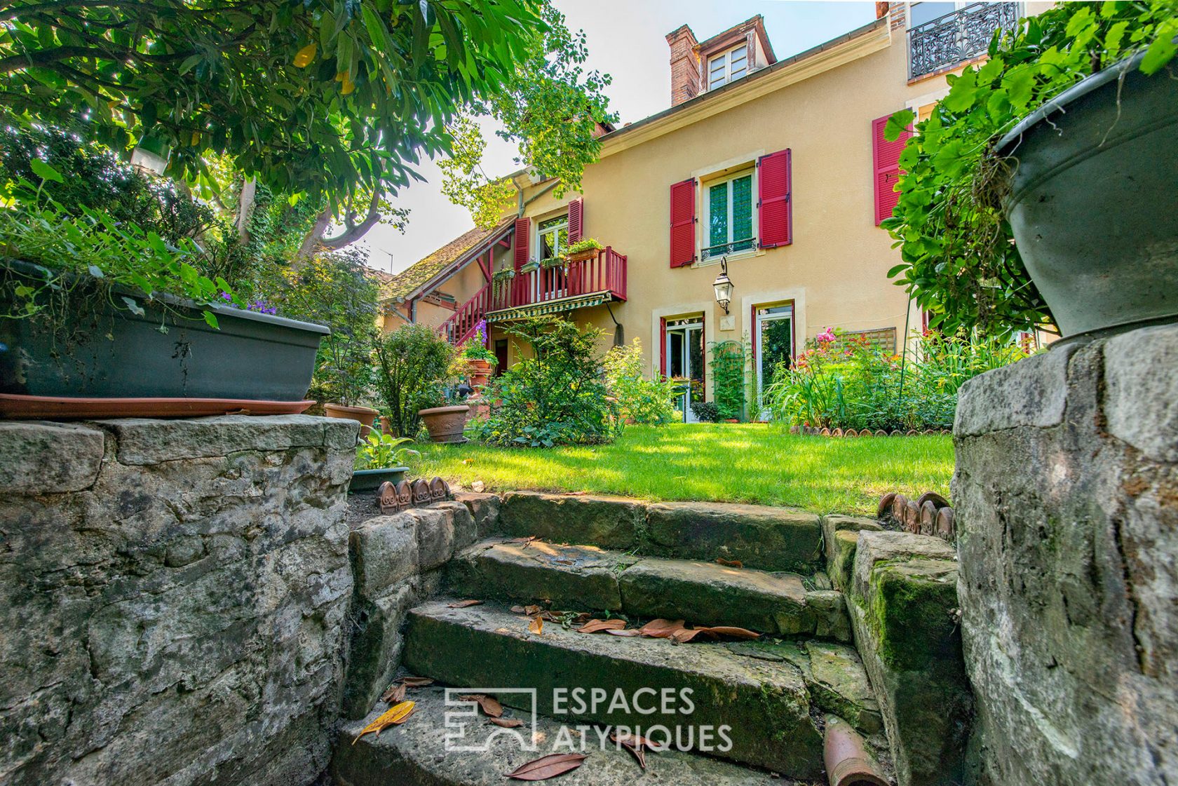 Charmante maison de ville avec jardin au bord du Loing