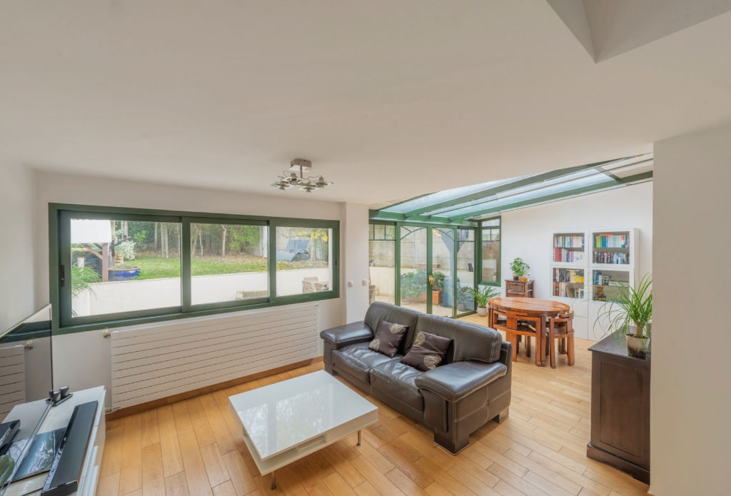 Renovated town house with terrace and garden